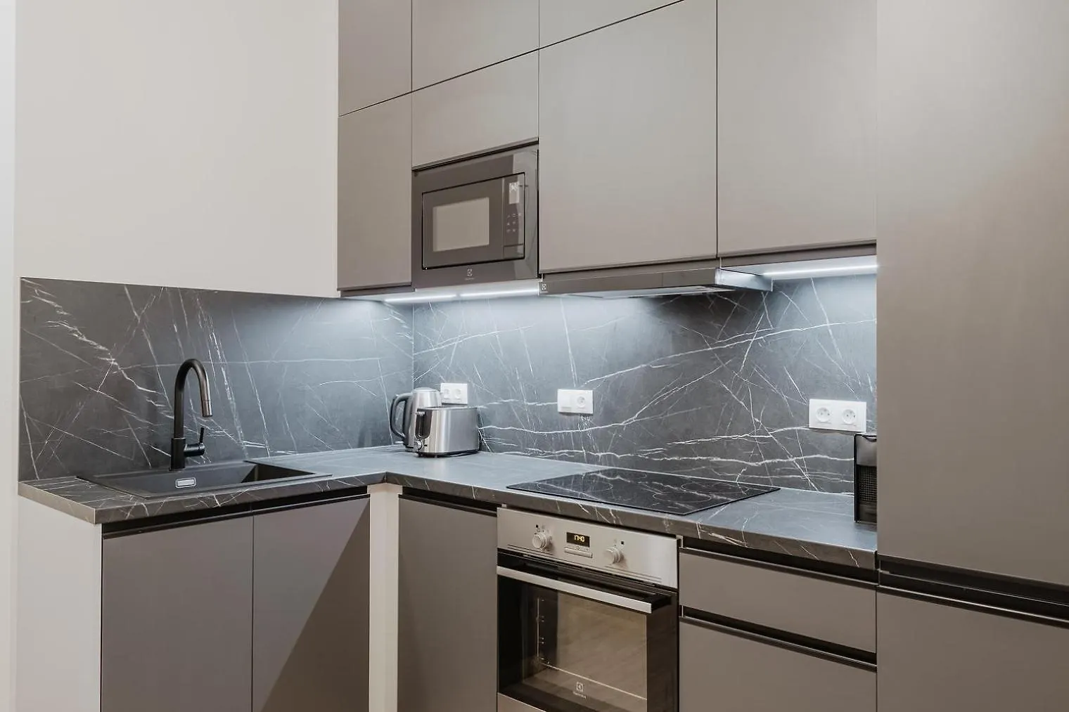 Blueground Vinohrady Balcony Luxury Area Prg-32 Daire Prag 0*,  Çek Cumhuriyeti