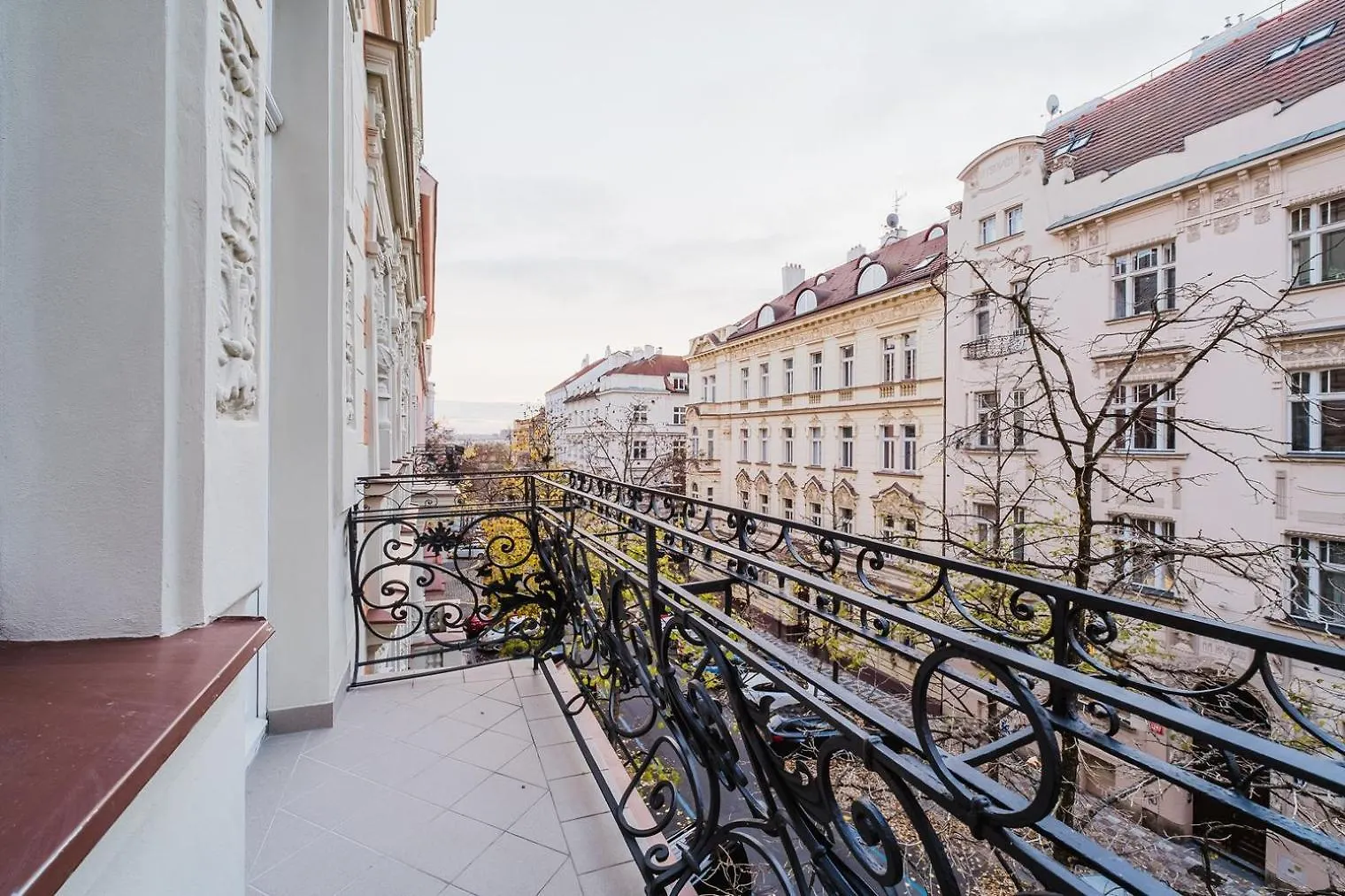 Blueground Vinohrady Balcony Luxury Area Prg-32 Daire Prag Çek Cumhuriyeti
